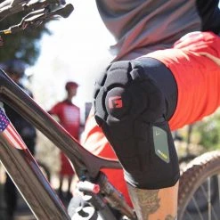 Equipment G-FORM PRO-RUGGED MTB KNEE PADS BLACK | Sports Impact Protection