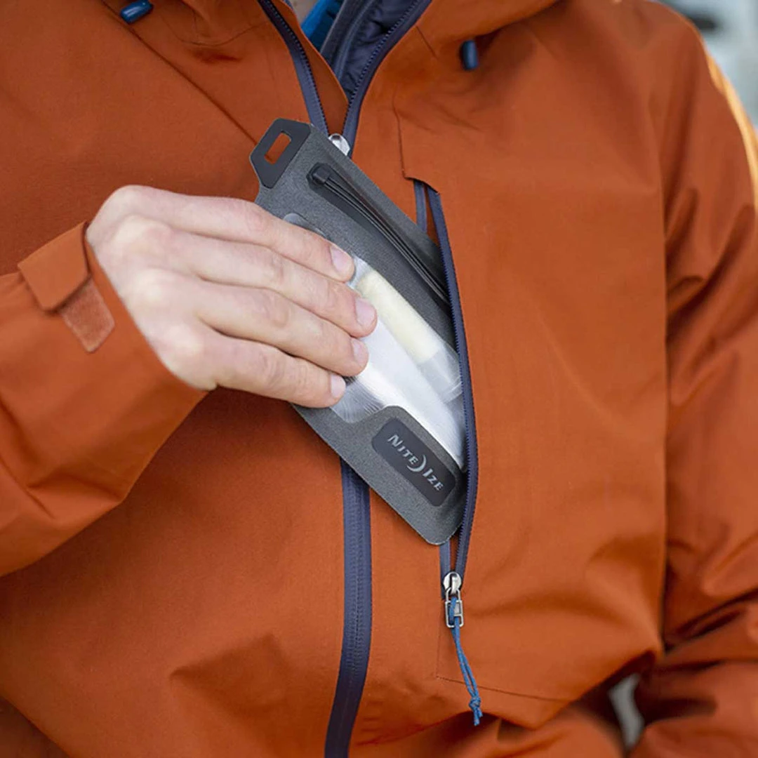 NITE IZE RUNOFF WATERPROOF WALLET | With Clear Side Window, 12 X 9.4cm 3 NITE IZE RUNOFF WATERPROOF WALLET | With Clear Side Window, 12 X 9.4cm