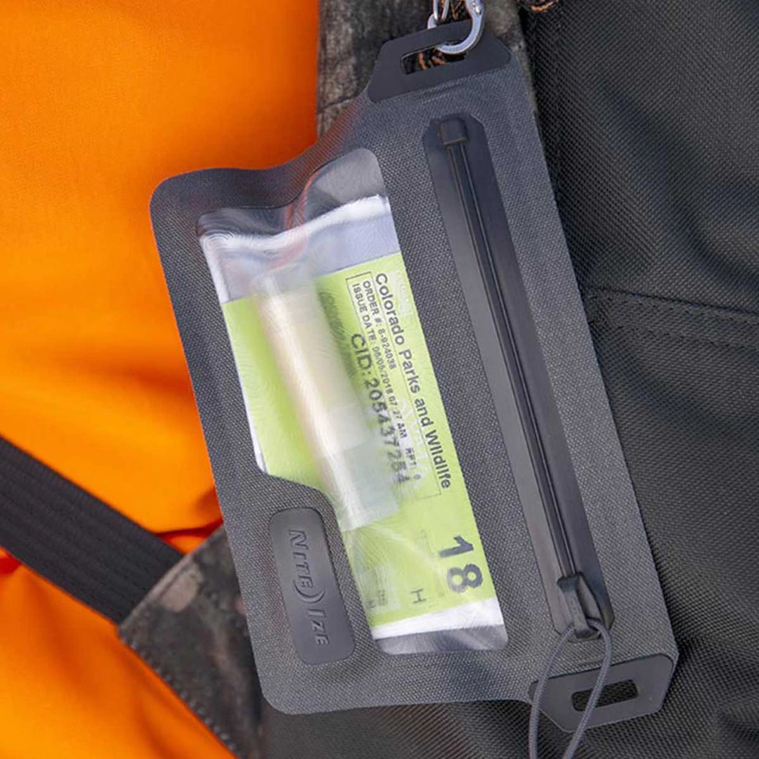 NITE IZE RUNOFF WATERPROOF WALLET | With Clear Side Window, 12 X 9.4cm 4 NITE IZE RUNOFF WATERPROOF WALLET | With Clear Side Window, 12 X 9.4cm